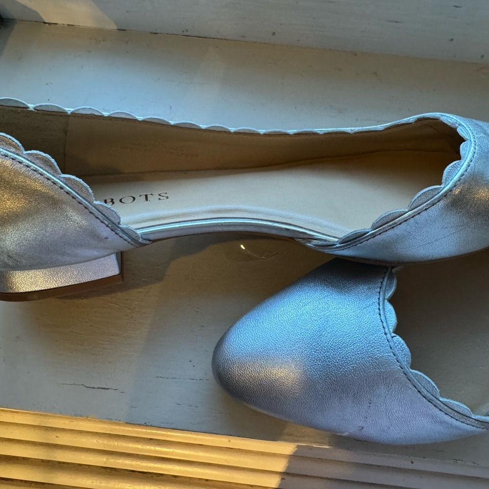 Talbots Metallic Silver Flats NWOT - Picture 3 of 6